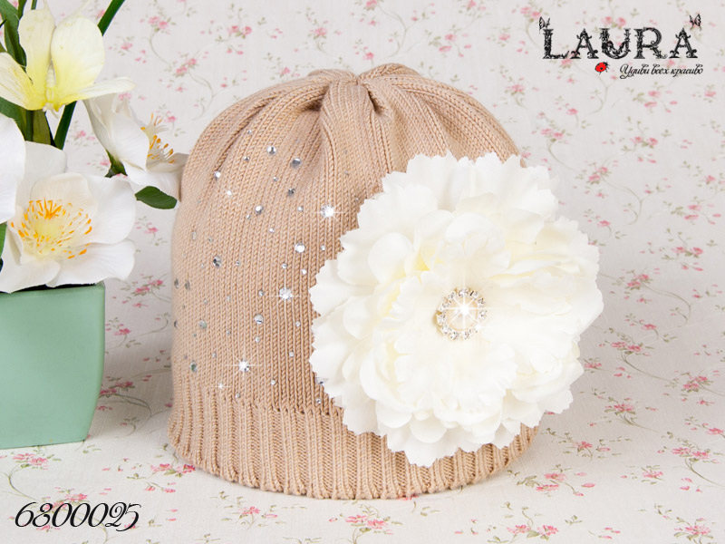 Шапка Laura весенняя