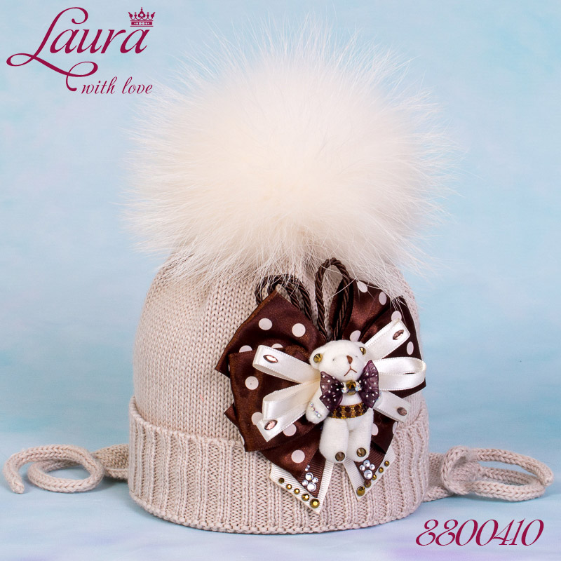 Осенняя шапка с помпоном Laura