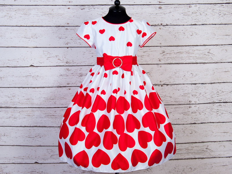 Нарядное платье для девочки "Сердца"